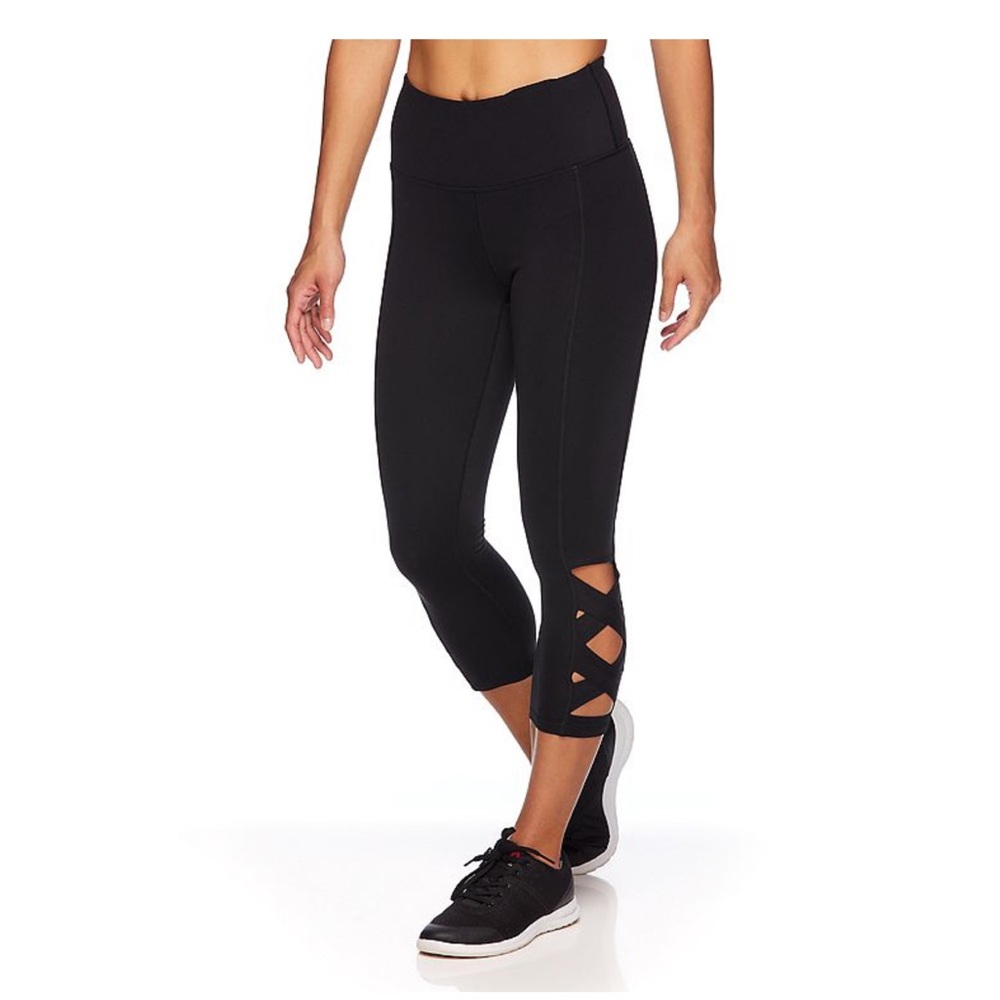 NWT Gaiam Om High-Waisted Black Capri Leggings (XS)